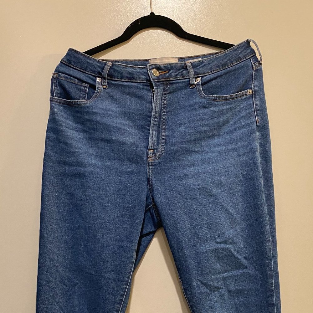 Curvy Authentic Stretch High-Rise Skinny Jean